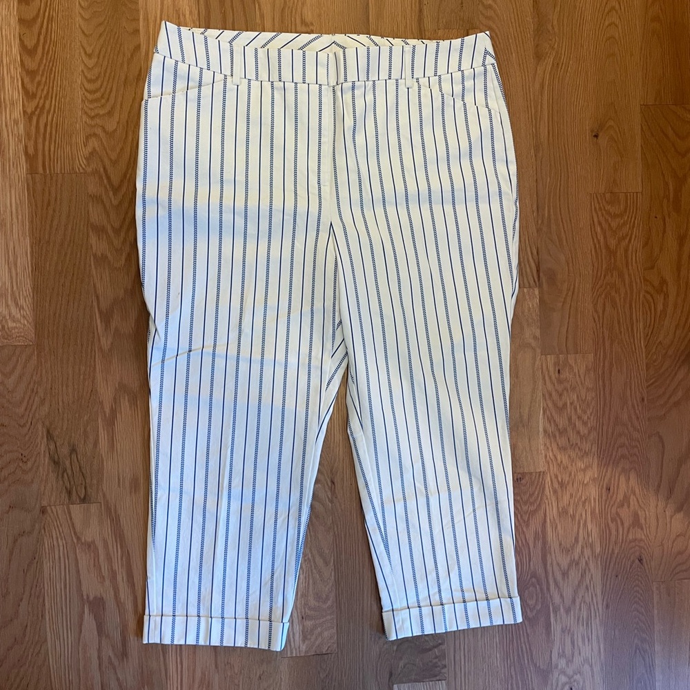 Chico’s Cropped Striped Pants/Capris